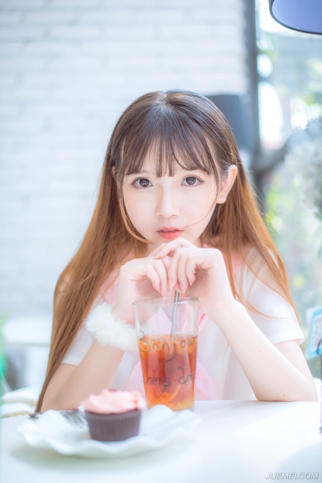 或早或晚，能够遇到你就好;或风或雨，能牵着你的手就好;或多或少，你能在乎我就好;或苦或乐，我们在一起就好。